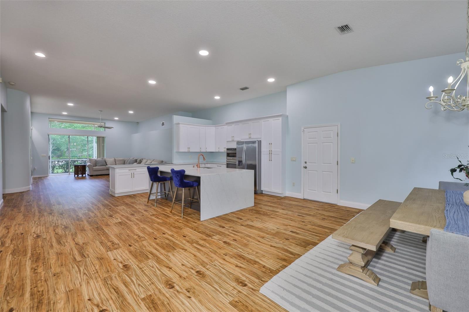 Image 5 of 34 For 18444 Eastwyck Dr