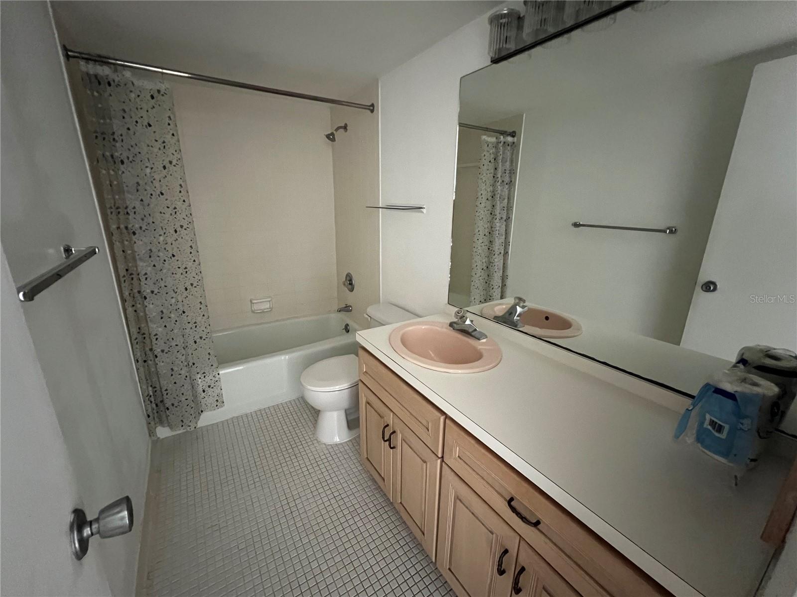 Image 14 of 16 For 2616 Cove Cay Drive 701