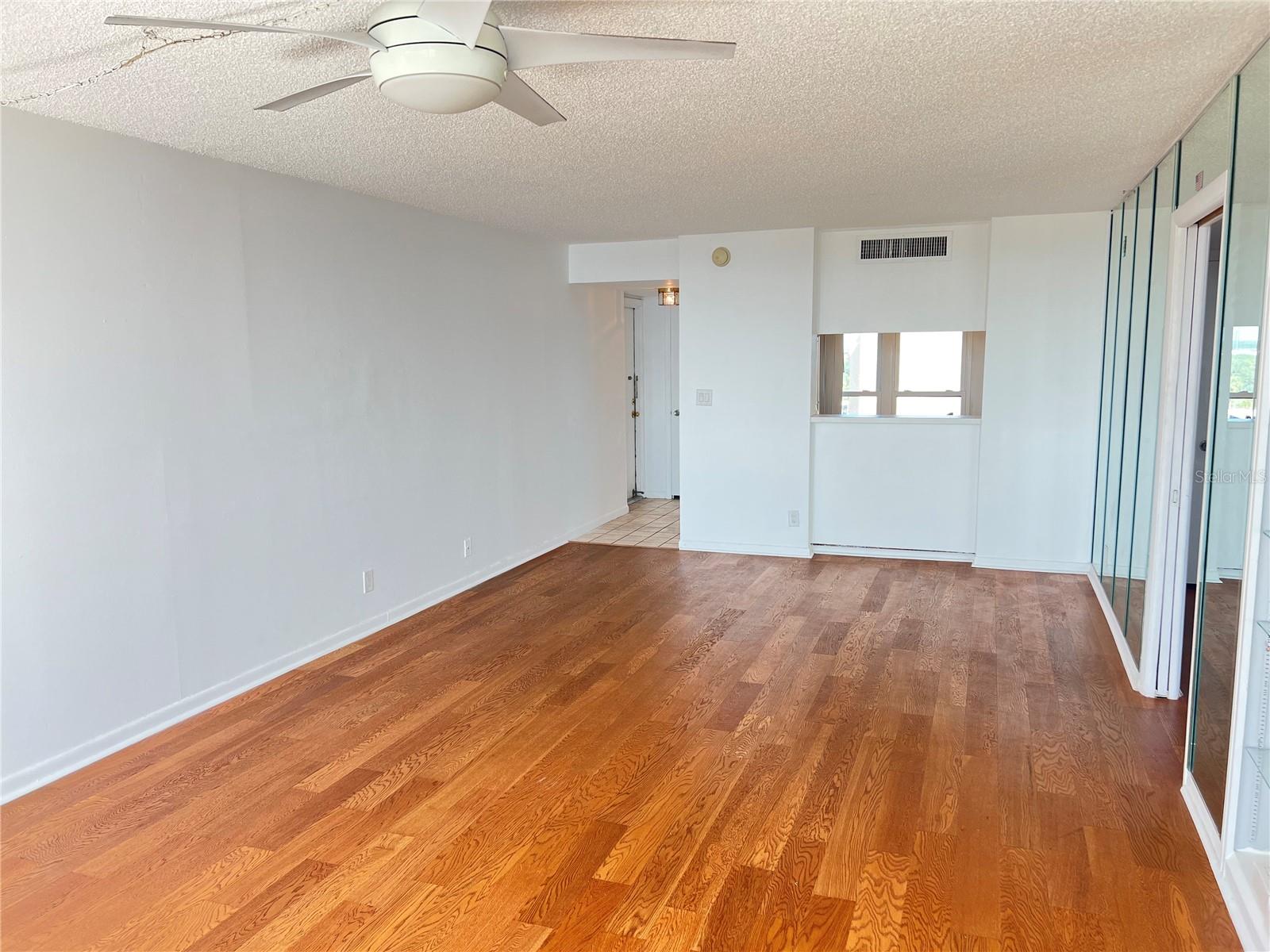 Image 15 of 16 For 2616 Cove Cay Drive 701