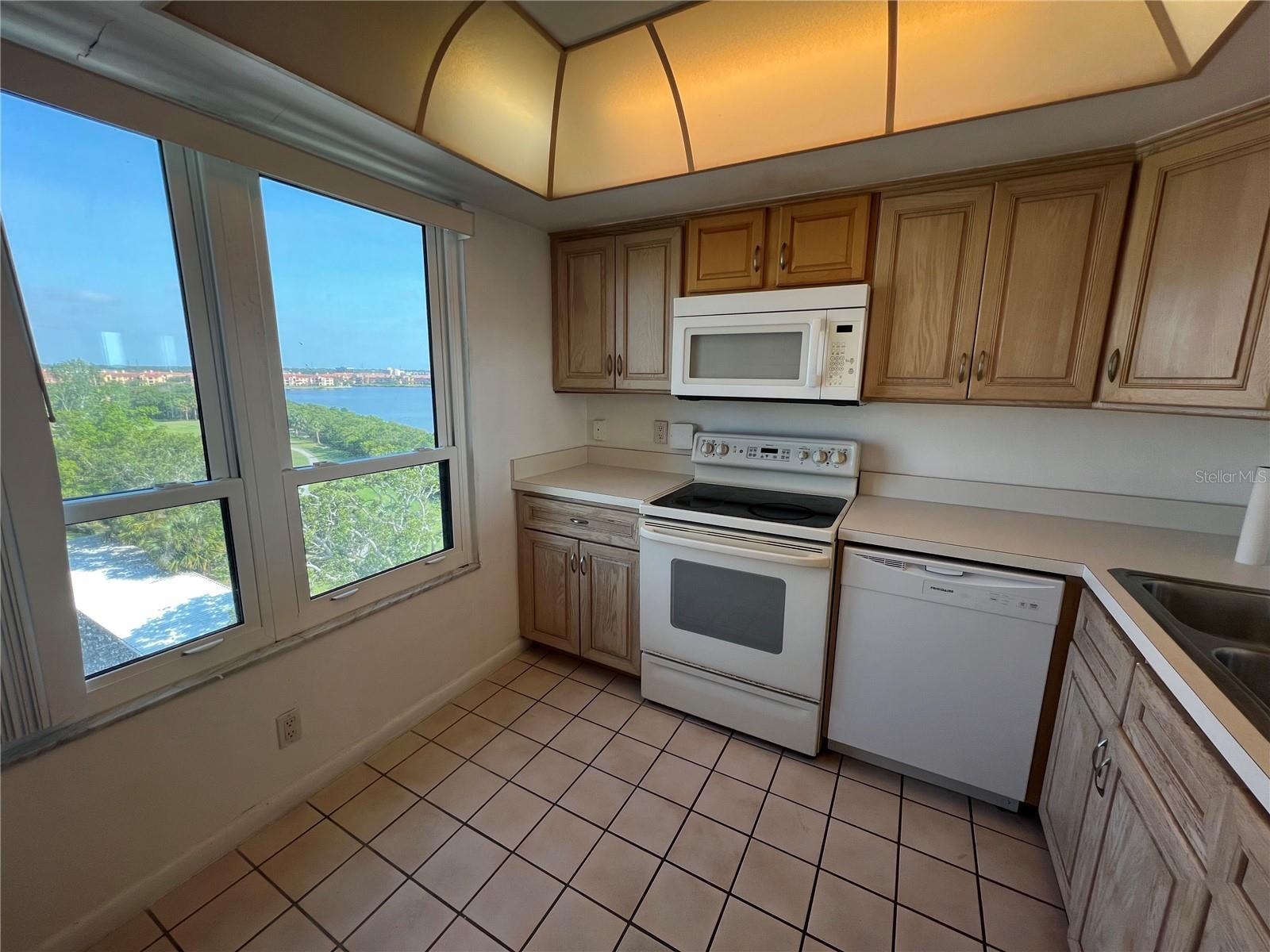 Image 6 of 16 For 2616 Cove Cay Drive 701
