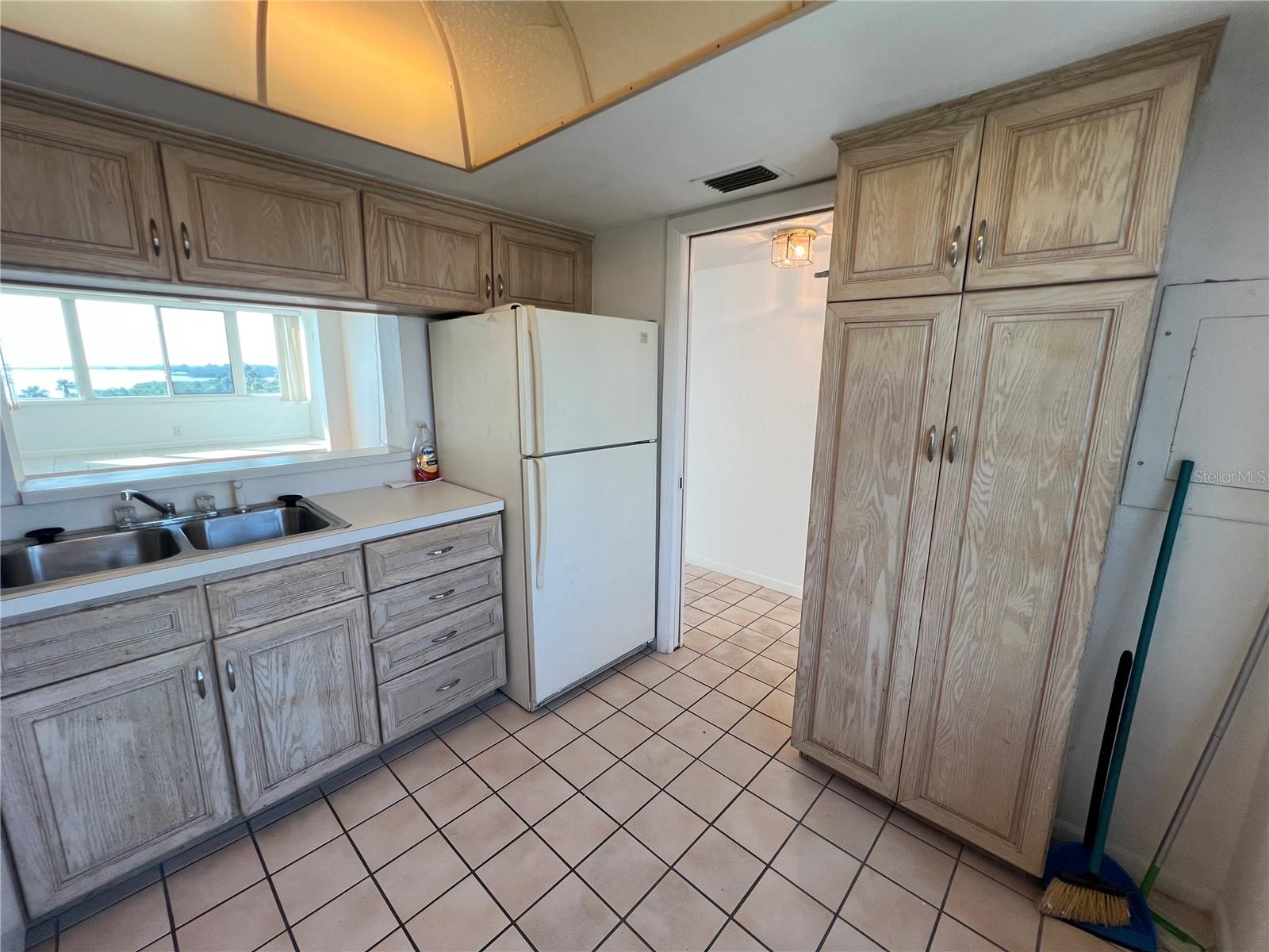 Image 7 of 16 For 2616 Cove Cay Drive 701