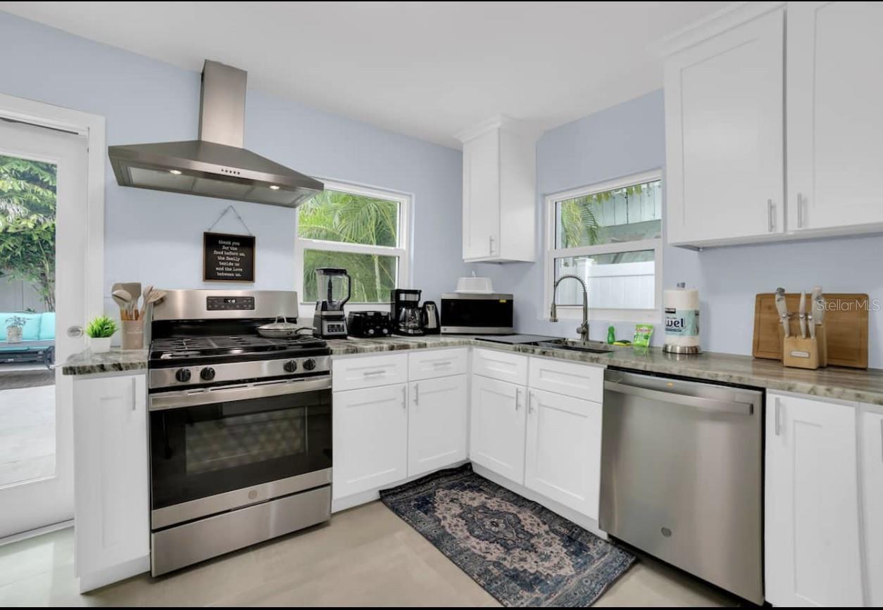 Image 3 of 26 For 1210 Bay Palm Boulevard