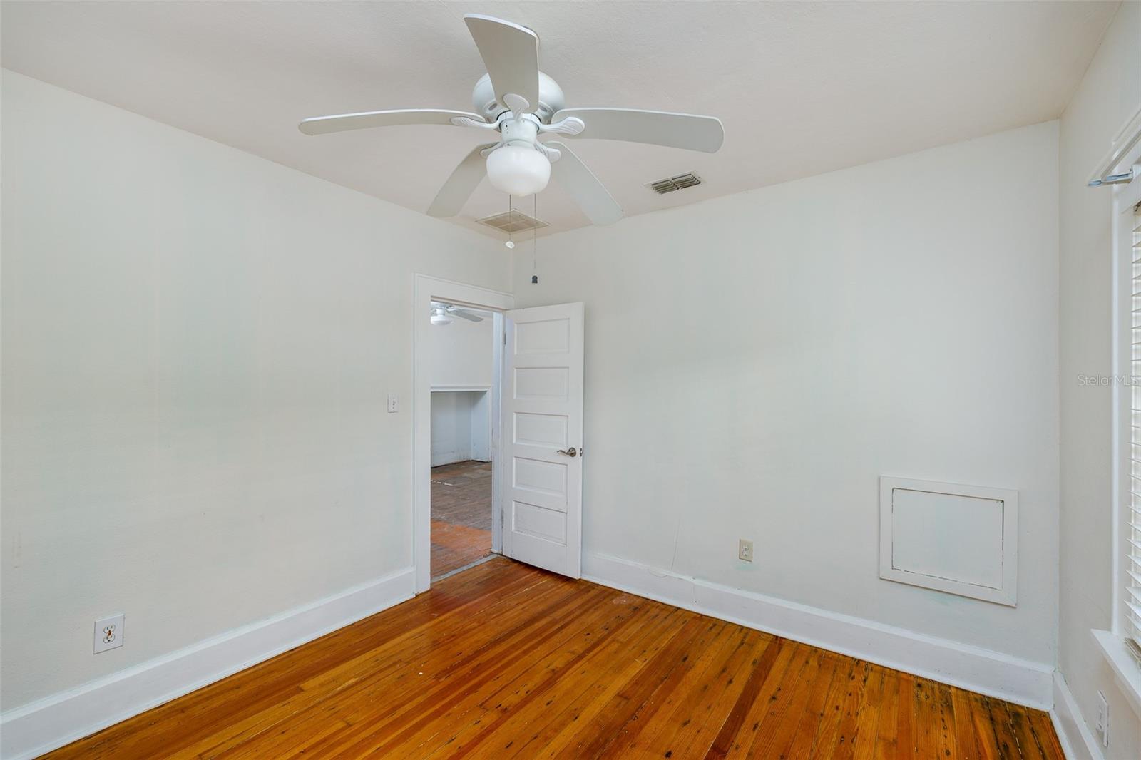 Image 14 of 27 For 3108 Dupont Street S