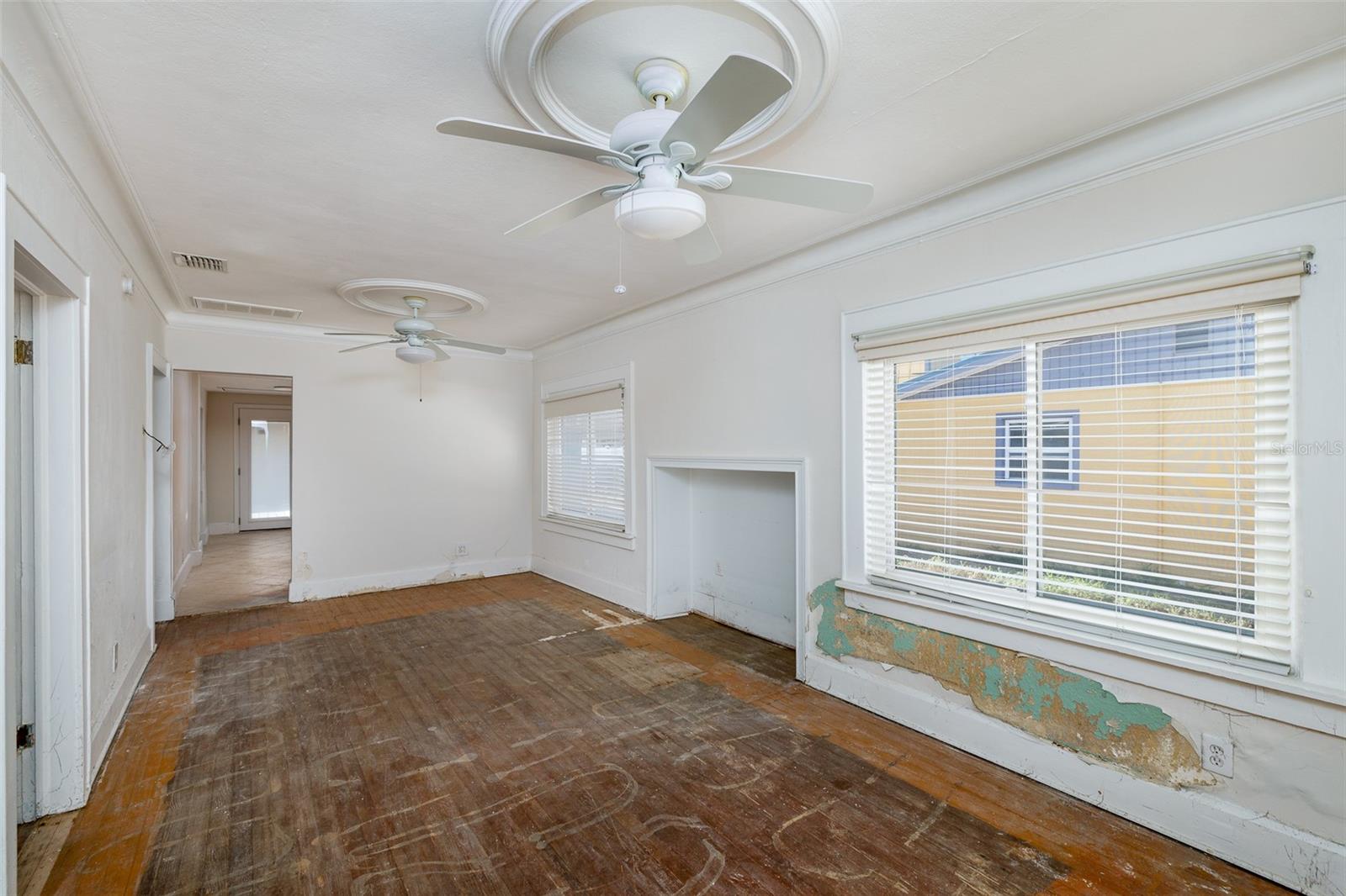 Image 7 of 27 For 3108 Dupont Street S