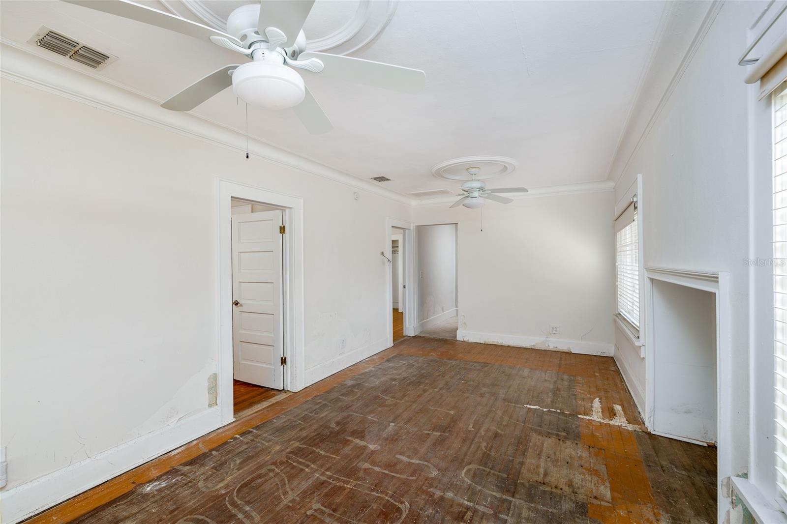 Image 8 of 27 For 3108 Dupont Street S