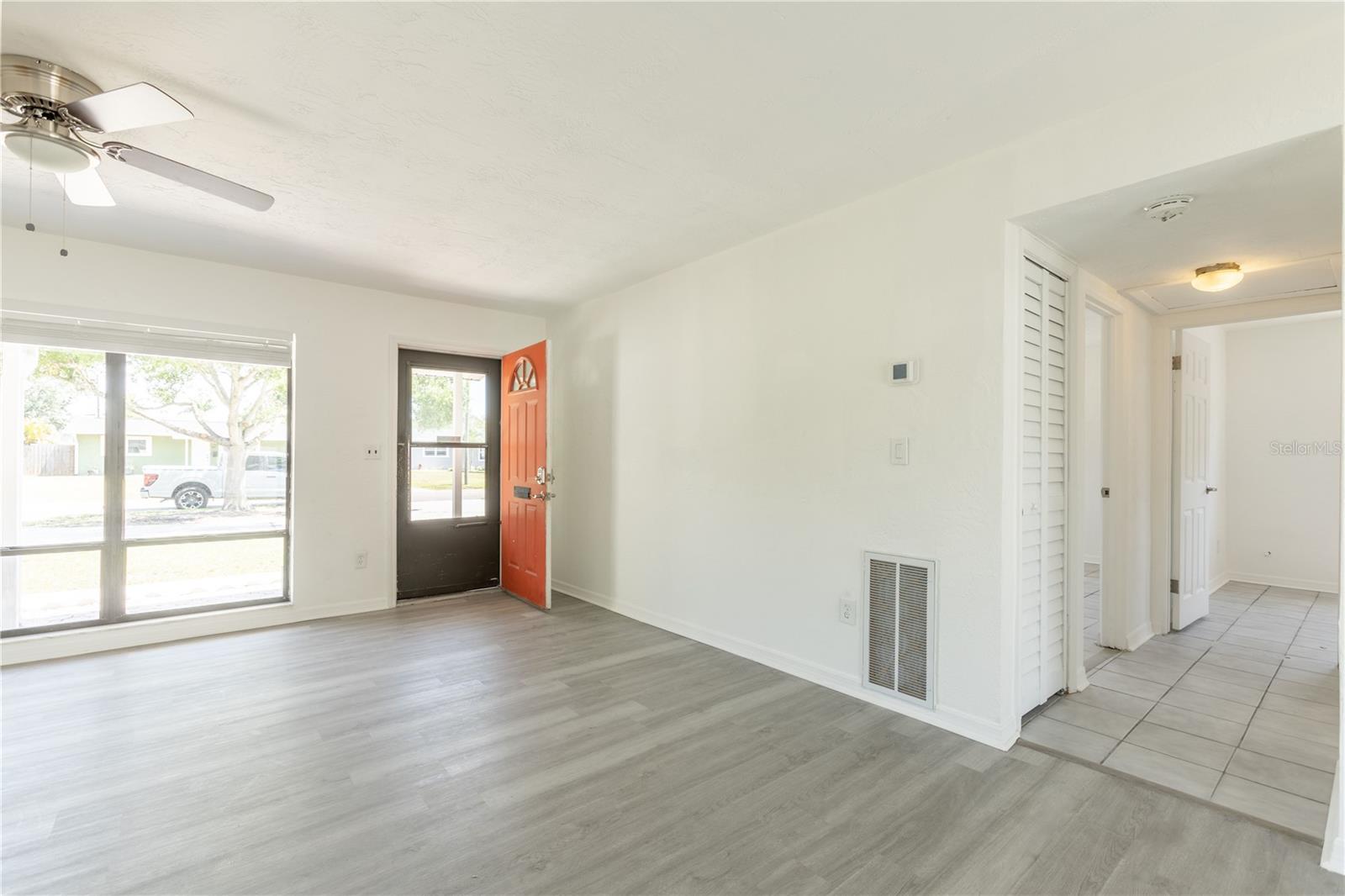 Image 5 of 17 For 410 42nd Avenue Ne
