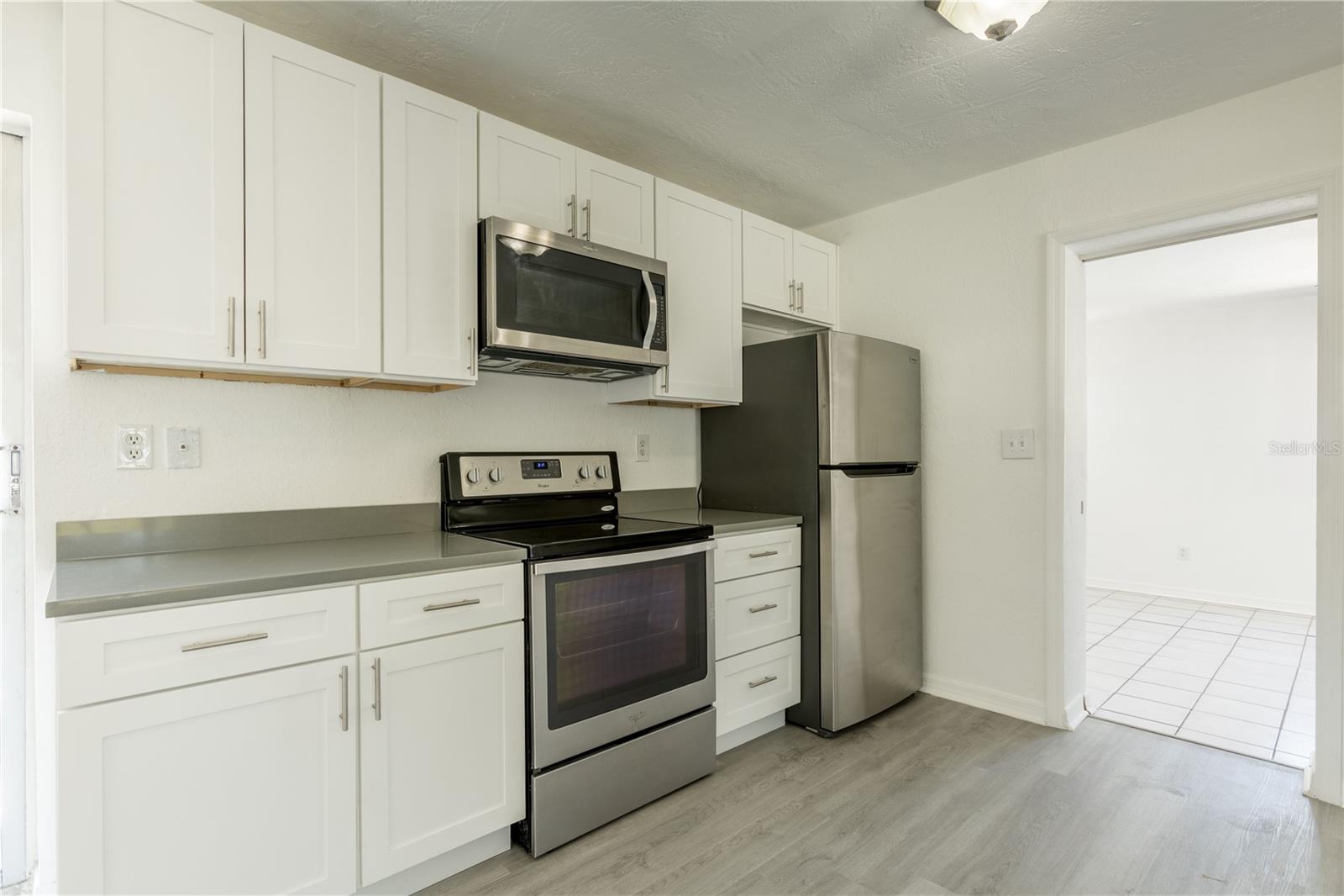 Image 6 of 17 For 410 42nd Avenue Ne