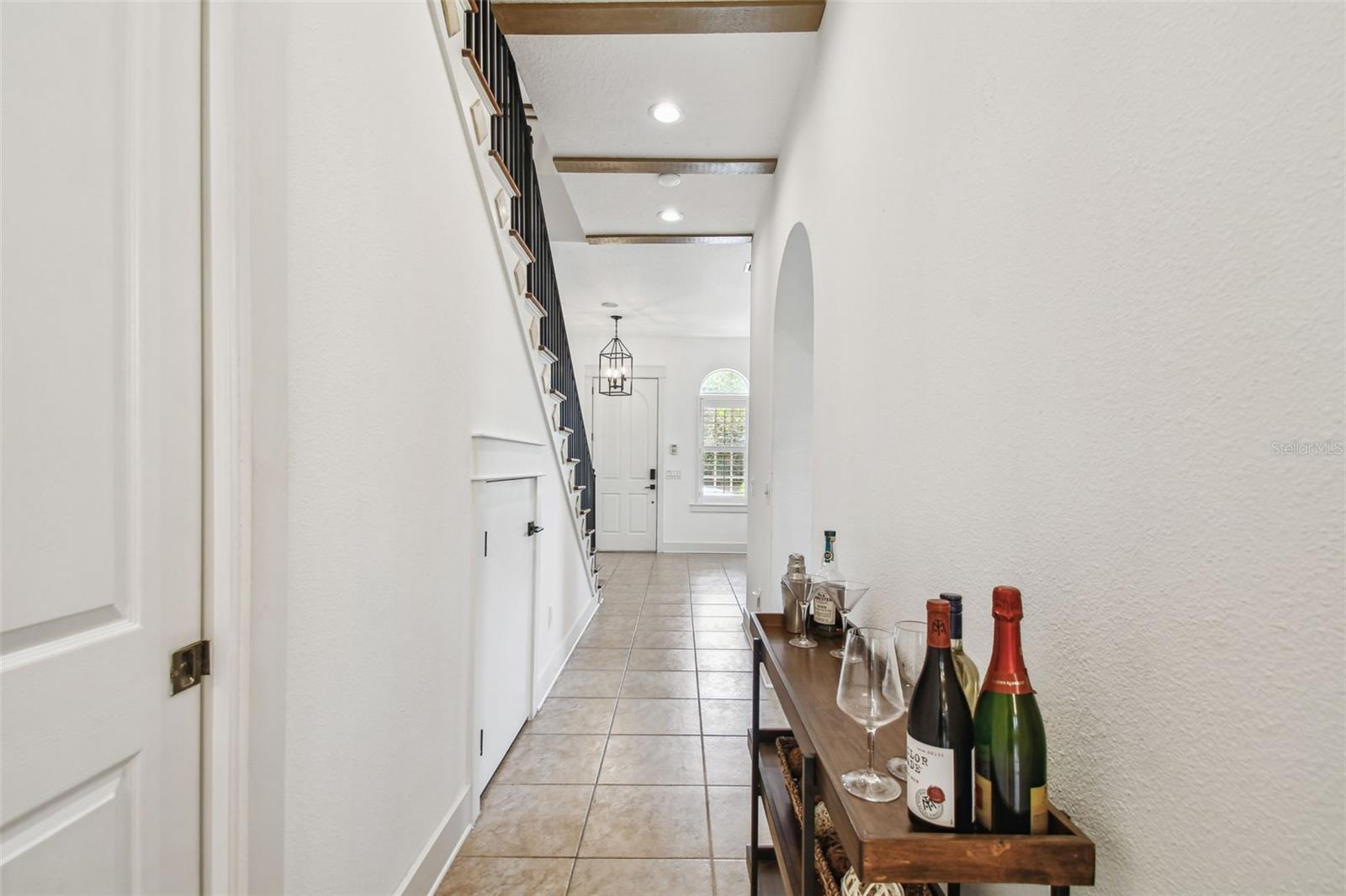 Listing photo id 8 for 407 Fremont Avenue B