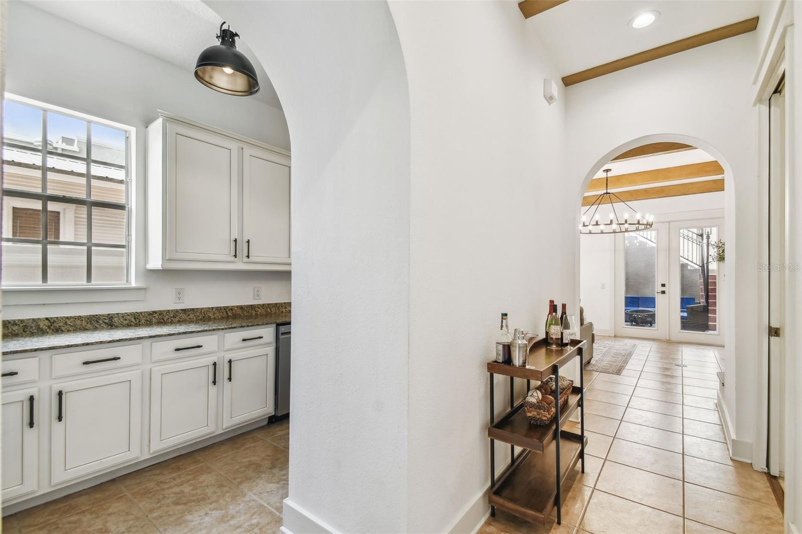 Listing photo id 9 for 407 Fremont Avenue B