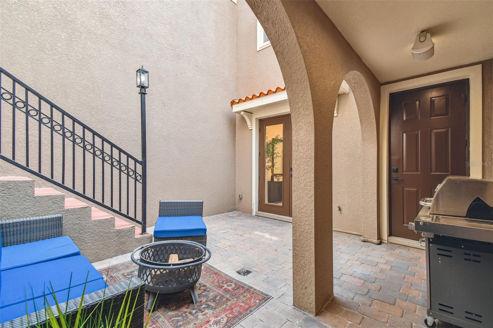Listing photo id 24 for 407 Fremont Avenue B