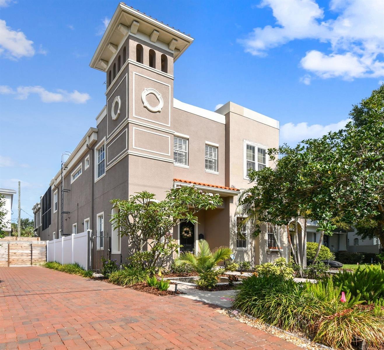 Listing photo id 1 for 407 Fremont Avenue B