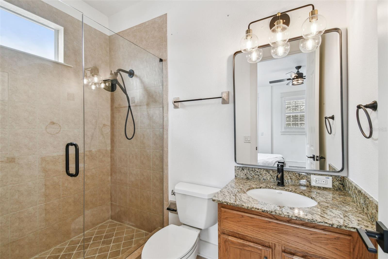 Listing photo id 30 for 407 Fremont Avenue B