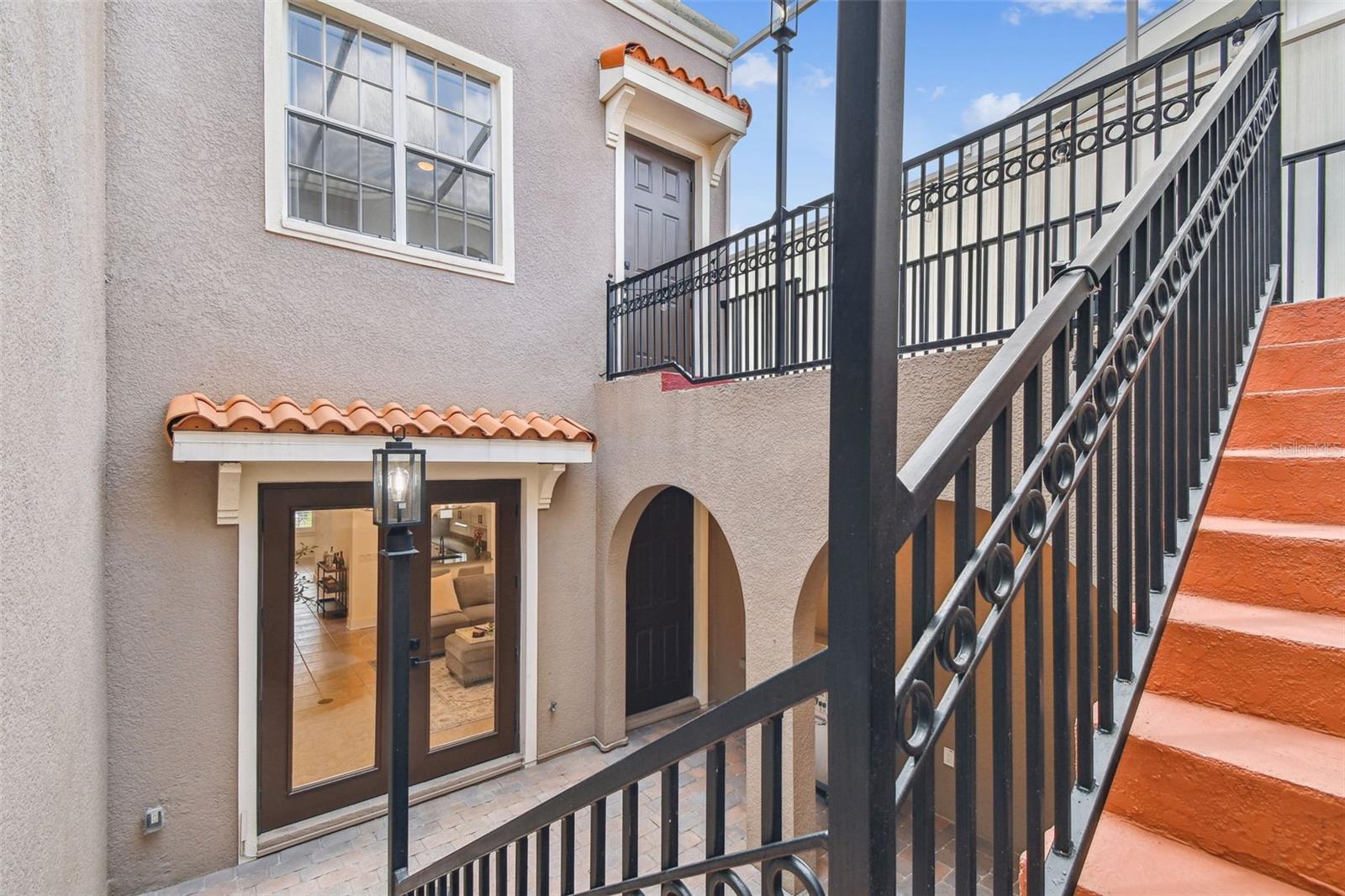 Listing photo id 39 for 407 Fremont Avenue B