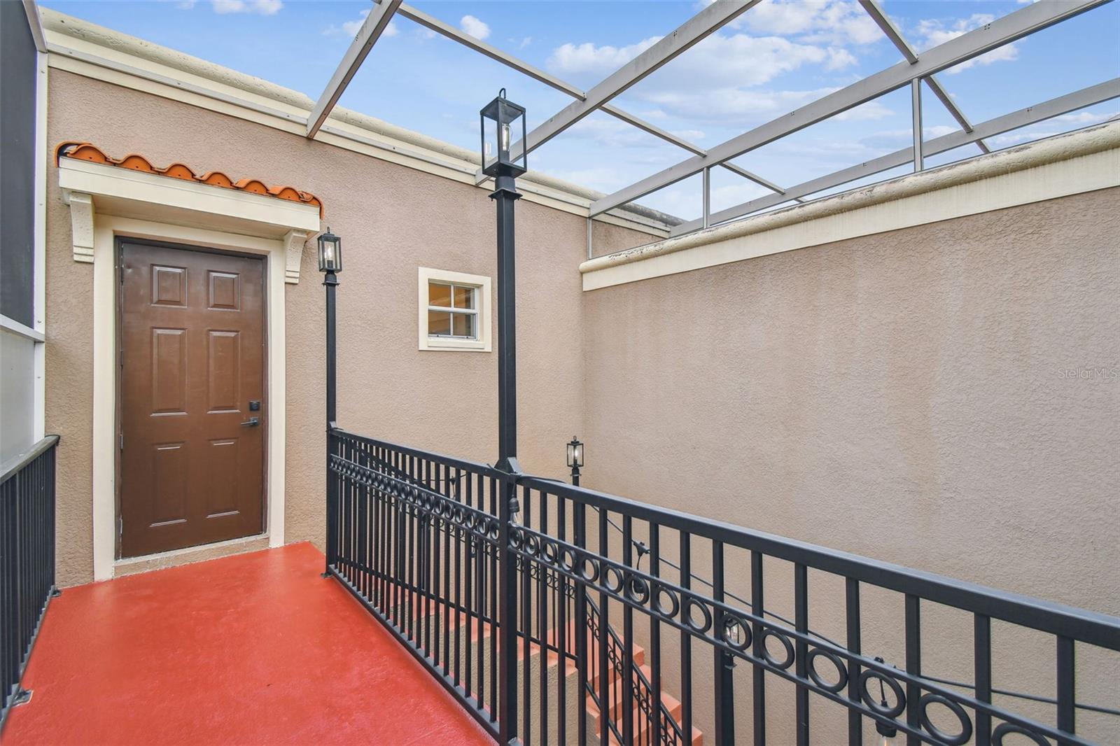 Listing photo id 40 for 407 Fremont Avenue B
