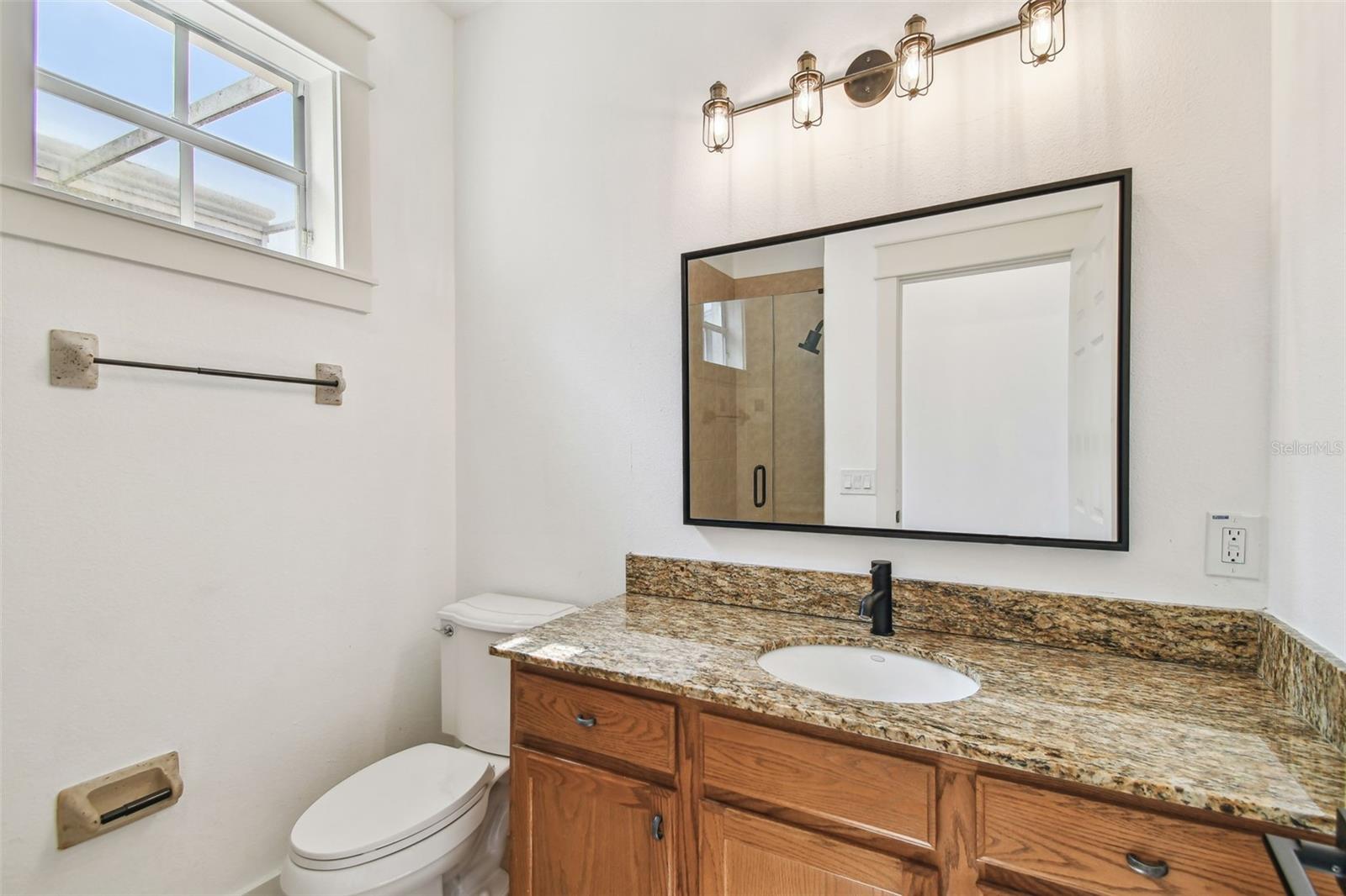 Listing photo id 45 for 407 Fremont Avenue B