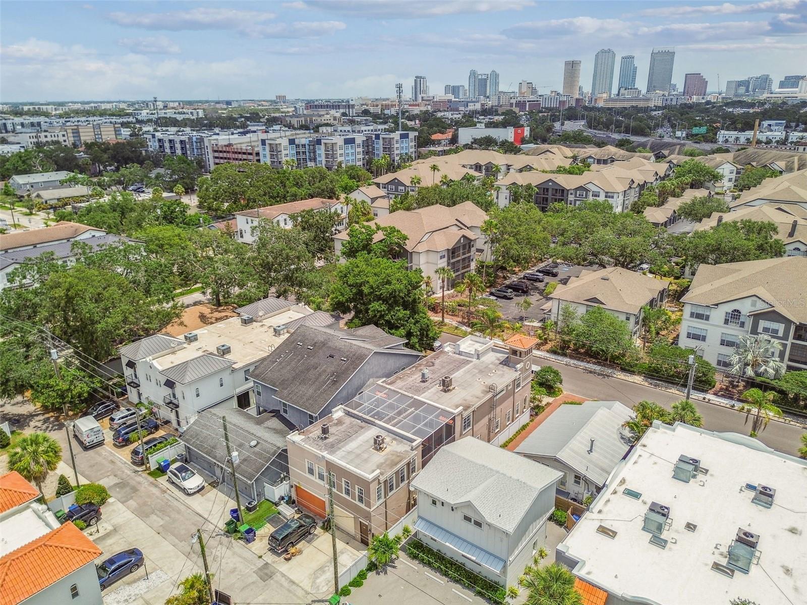 Listing photo id 47 for 407 Fremont Avenue B