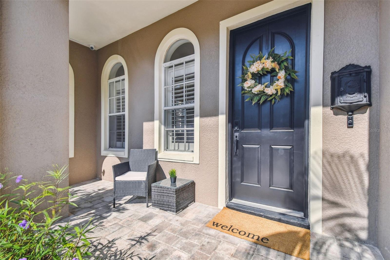 Listing photo id 3 for 407 Fremont Avenue B