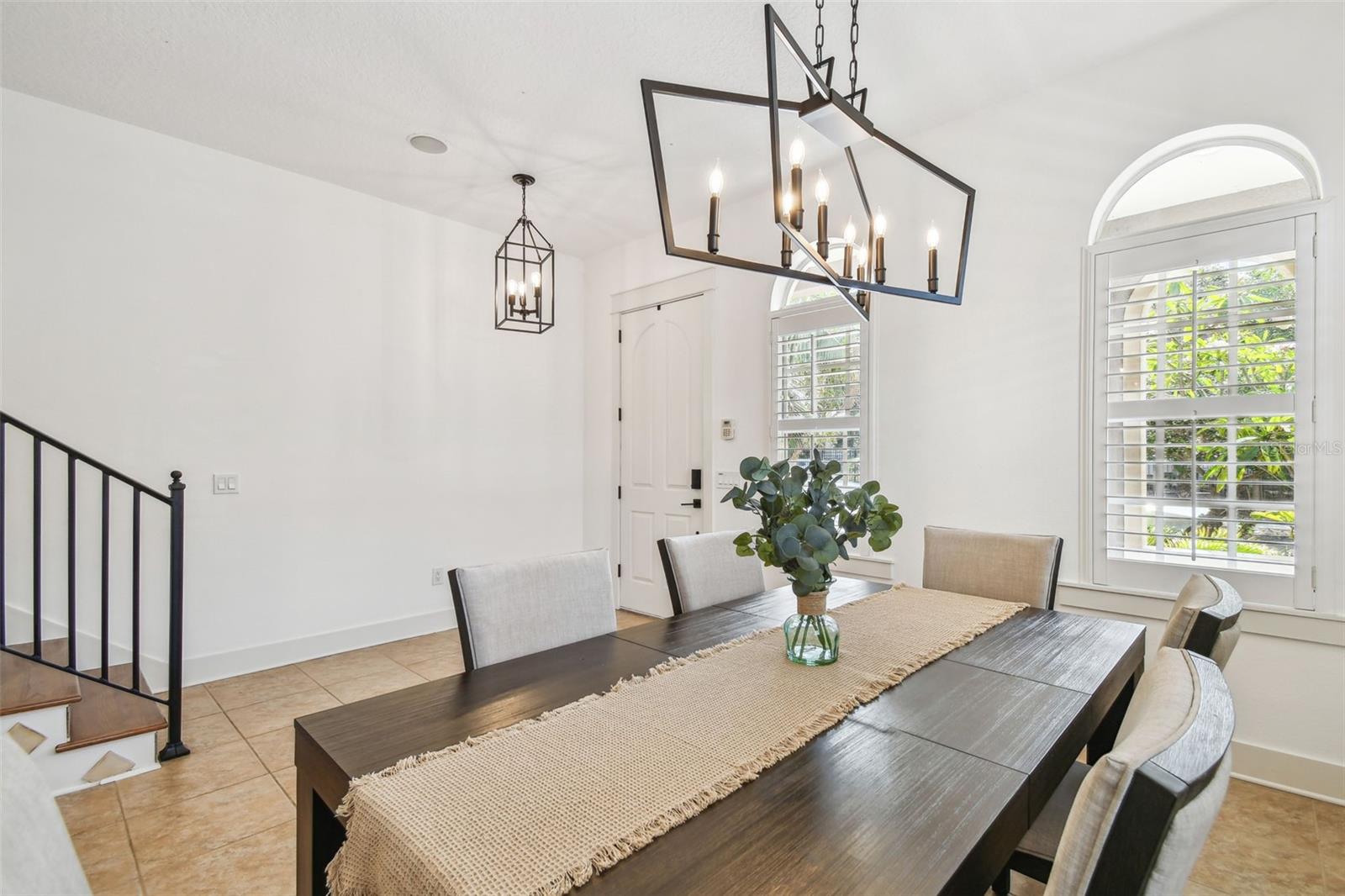 Listing photo id 6 for 407 Fremont Avenue B
