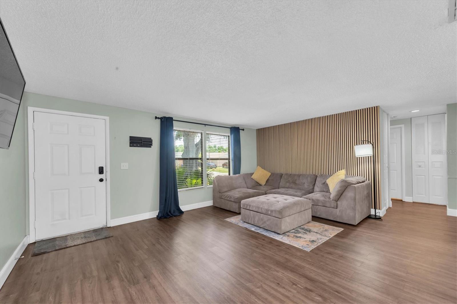 Image 3 of 36 For 502 Timber Bay Circle E