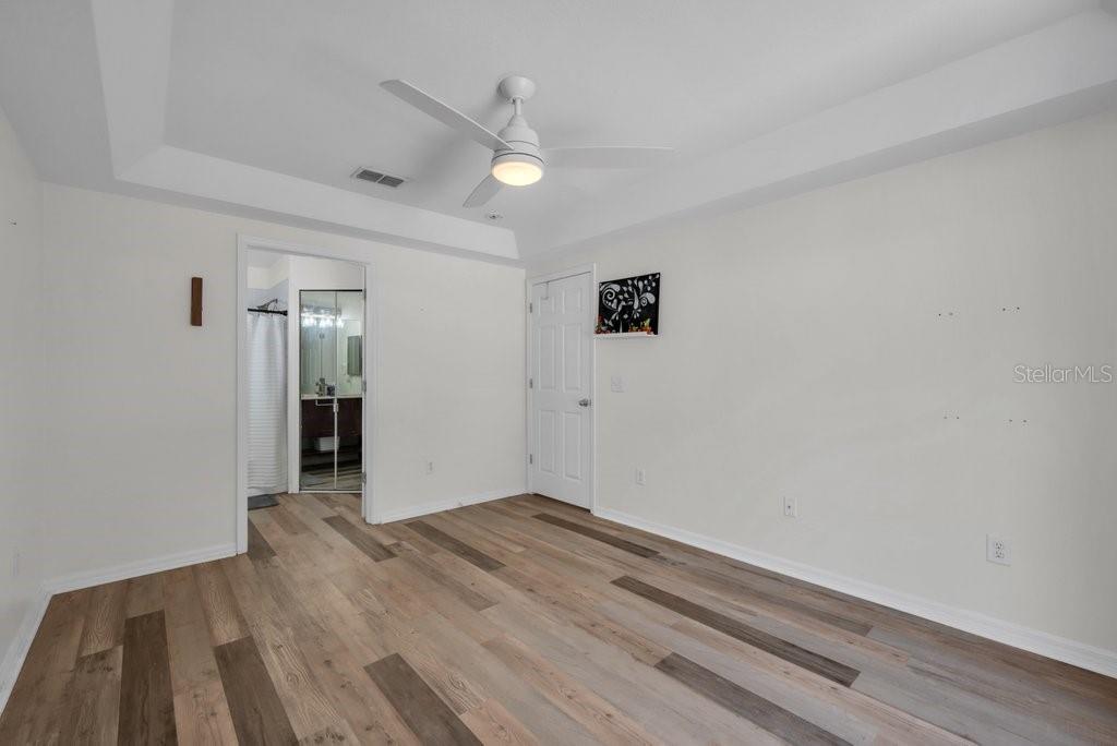 Image 10 of 34 For 5865 Meadowpark Place