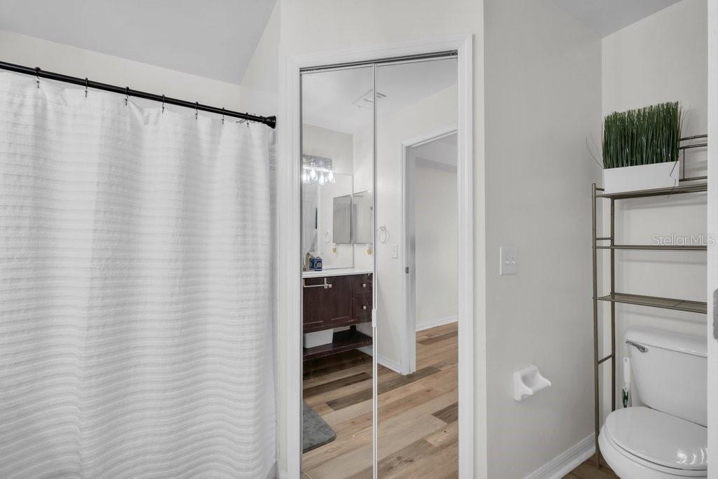 Image 17 of 34 For 5865 Meadowpark Place