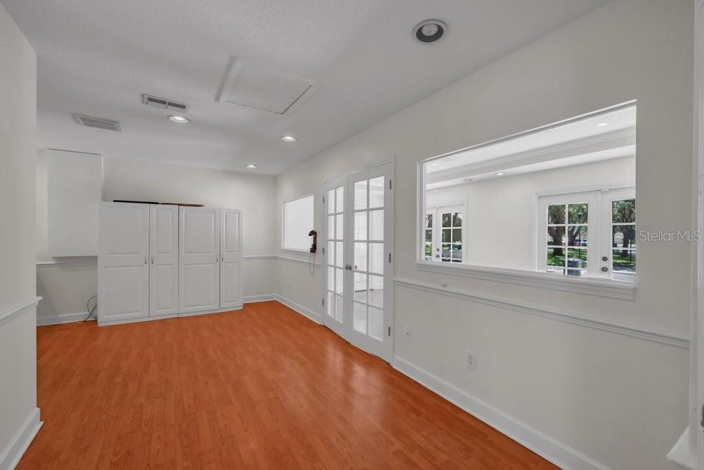 Image 18 of 34 For 5865 Meadowpark Place