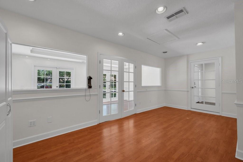 Image 20 of 34 For 5865 Meadowpark Place