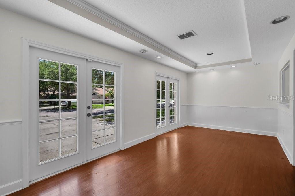 Image 21 of 34 For 5865 Meadowpark Place
