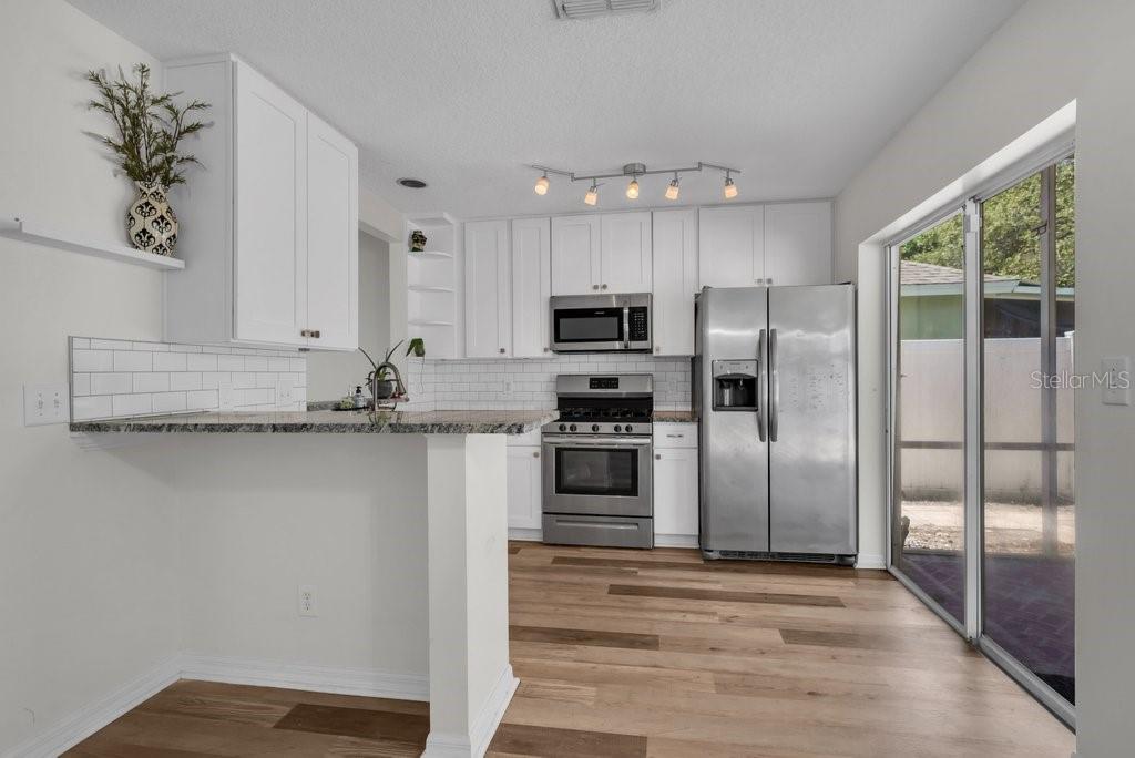 Image 5 of 34 For 5865 Meadowpark Place
