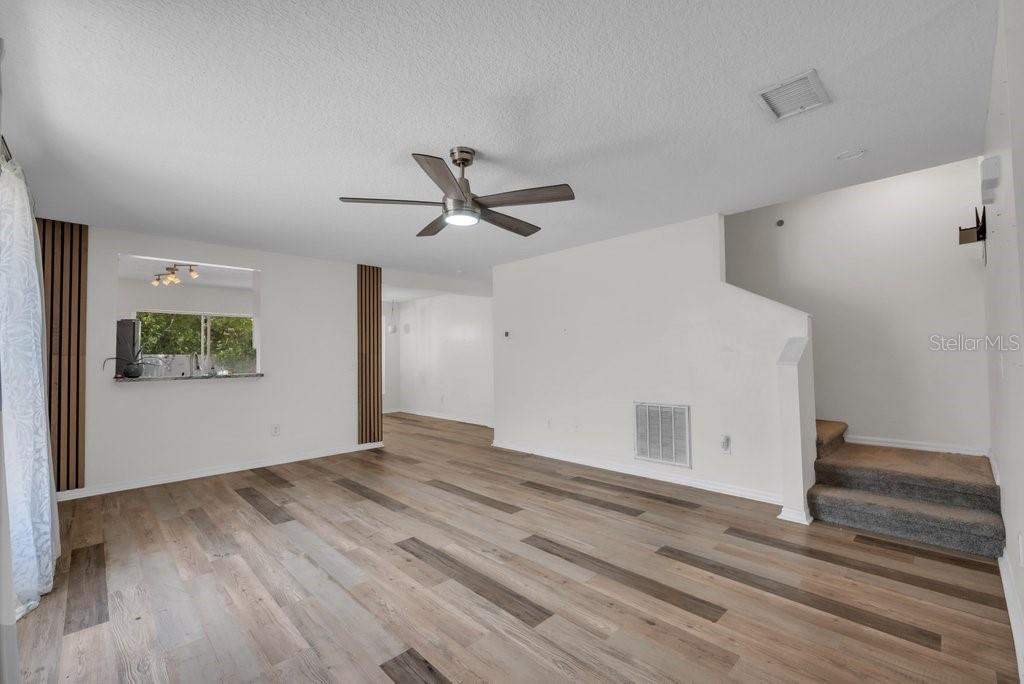 Image 8 of 34 For 5865 Meadowpark Place