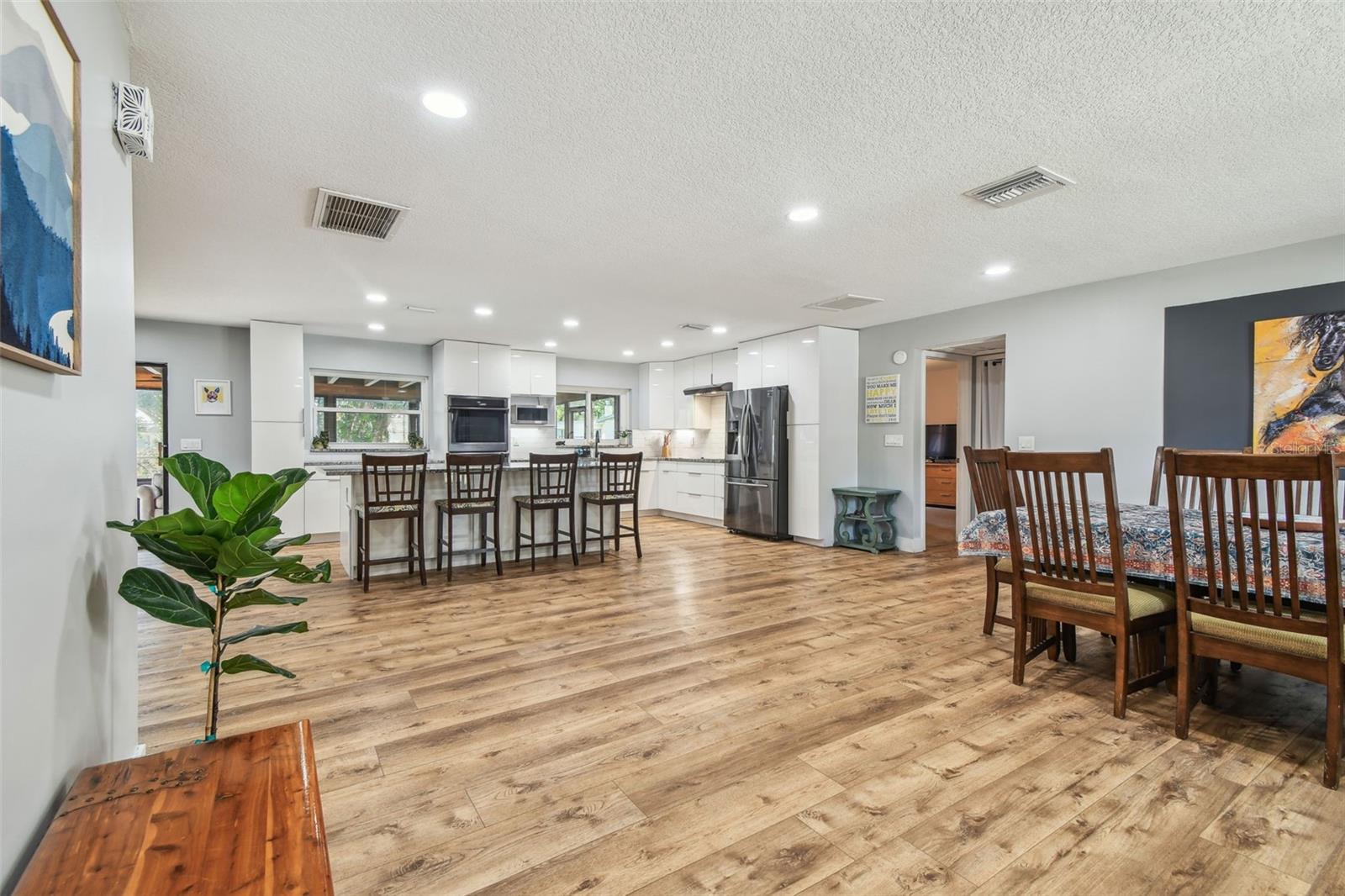 Image 5 of 47 For 1111 Lakemont Drive