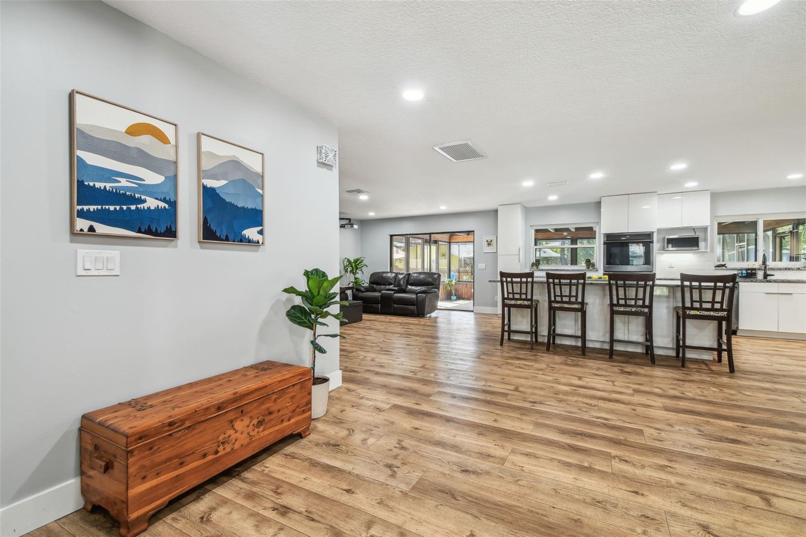 Image 6 of 47 For 1111 Lakemont Drive