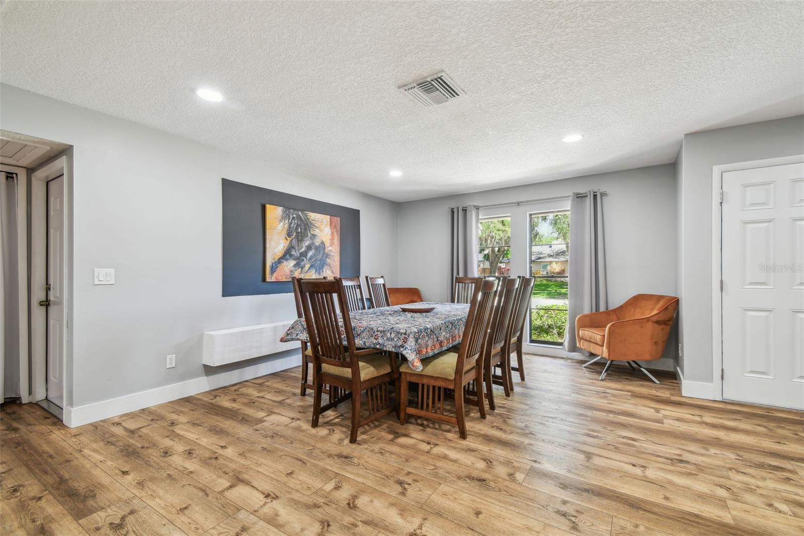 Image 7 of 47 For 1111 Lakemont Drive