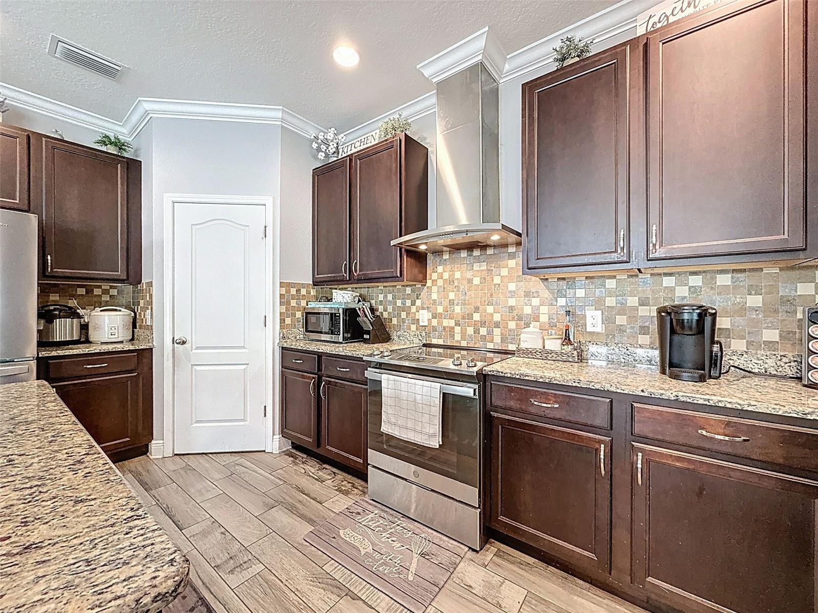 Image 10 of 62 For 10560 Lake Seminole Terrace