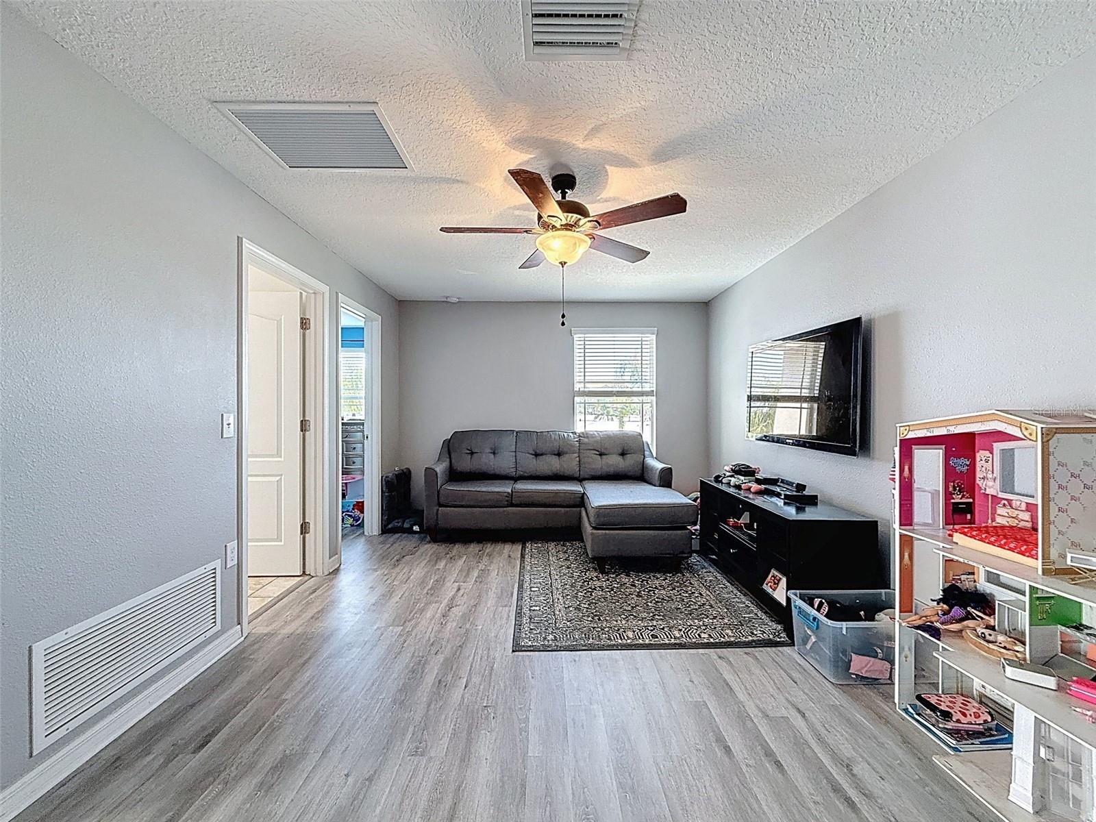 Image 24 of 62 For 10560 Lake Seminole Terrace