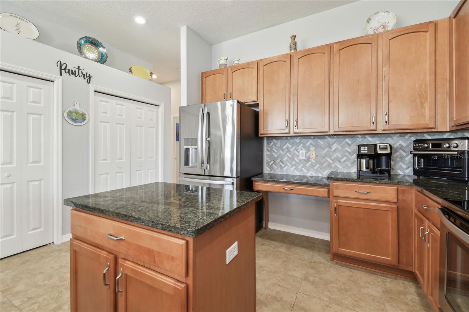 Listing photo id 11 for 3737 Gaviota Drive