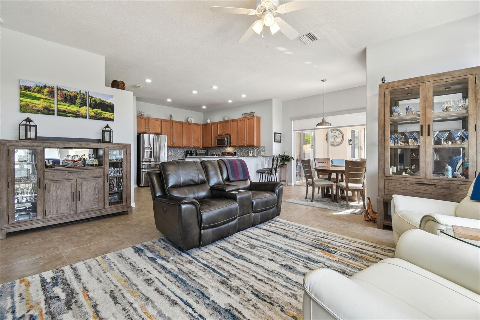 Listing photo id 14 for 3737 Gaviota Drive