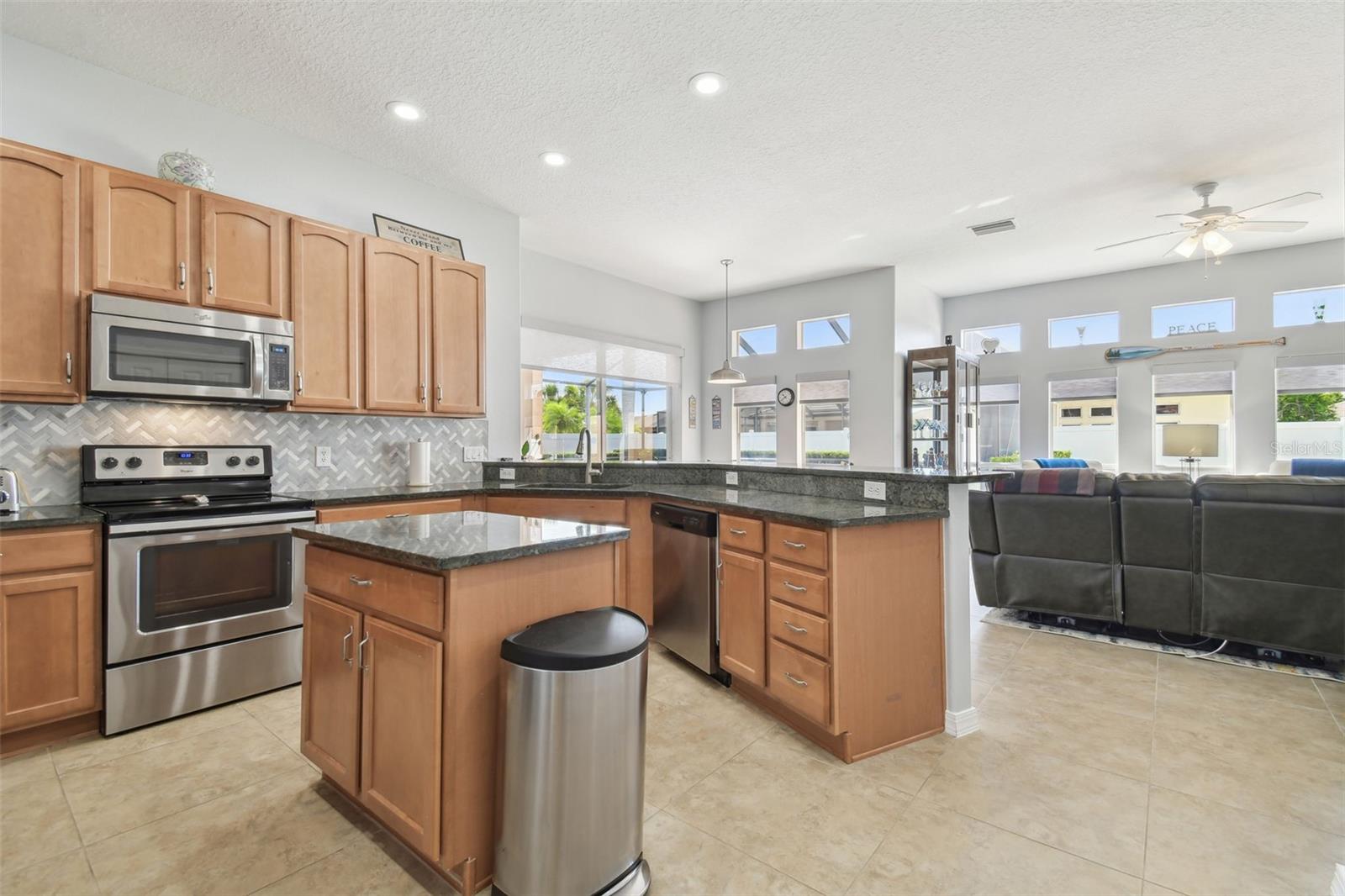 Listing photo id 0 for 3737 Gaviota Drive