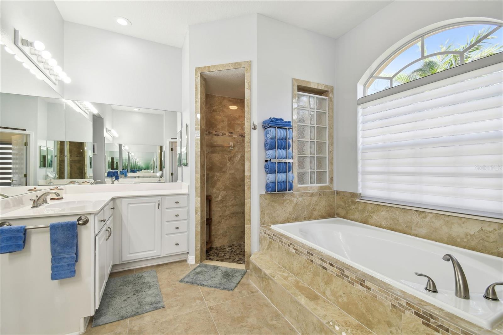 Listing photo id 26 for 3737 Gaviota Drive