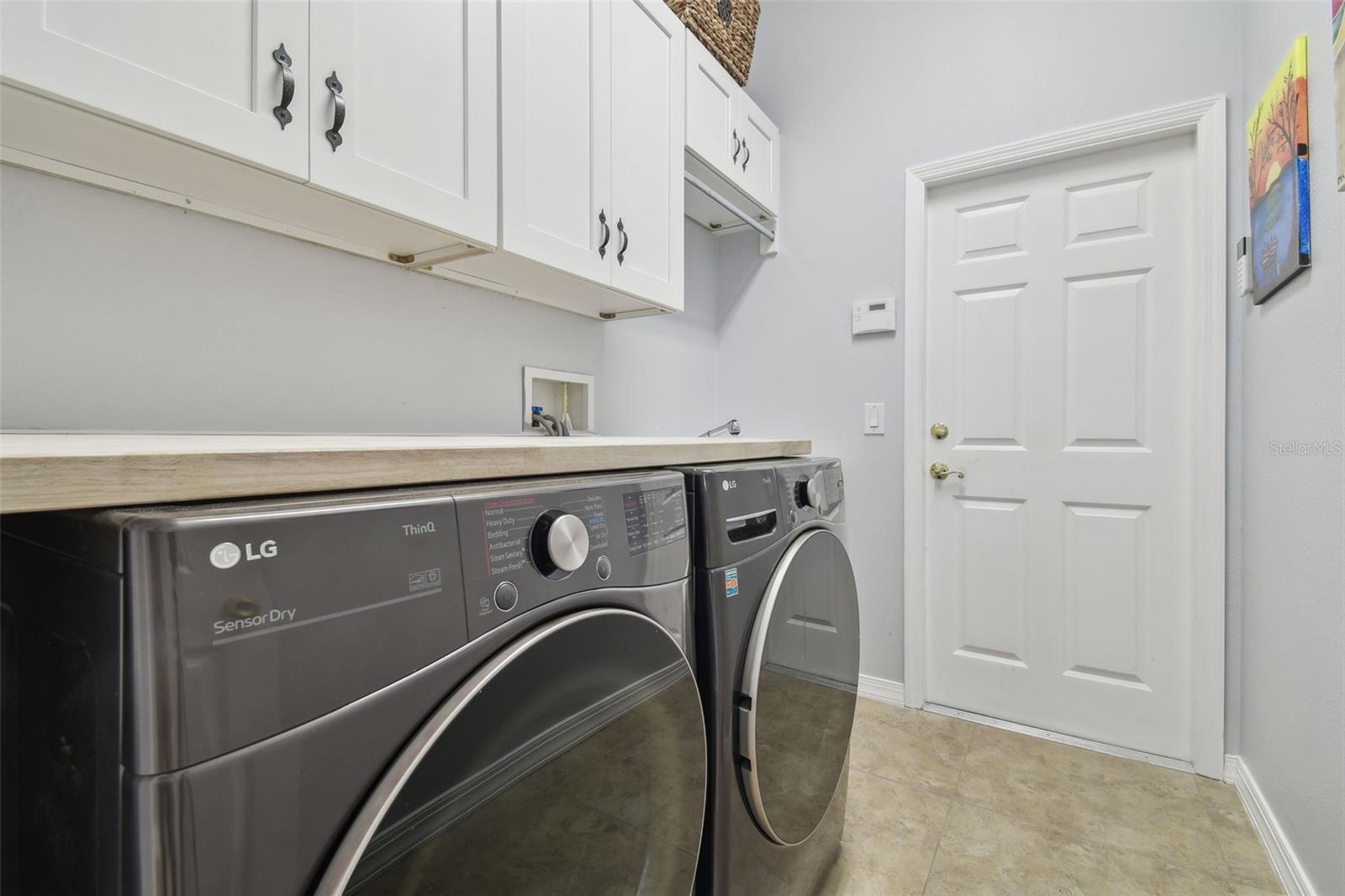 Listing photo id 41 for 3737 Gaviota Drive