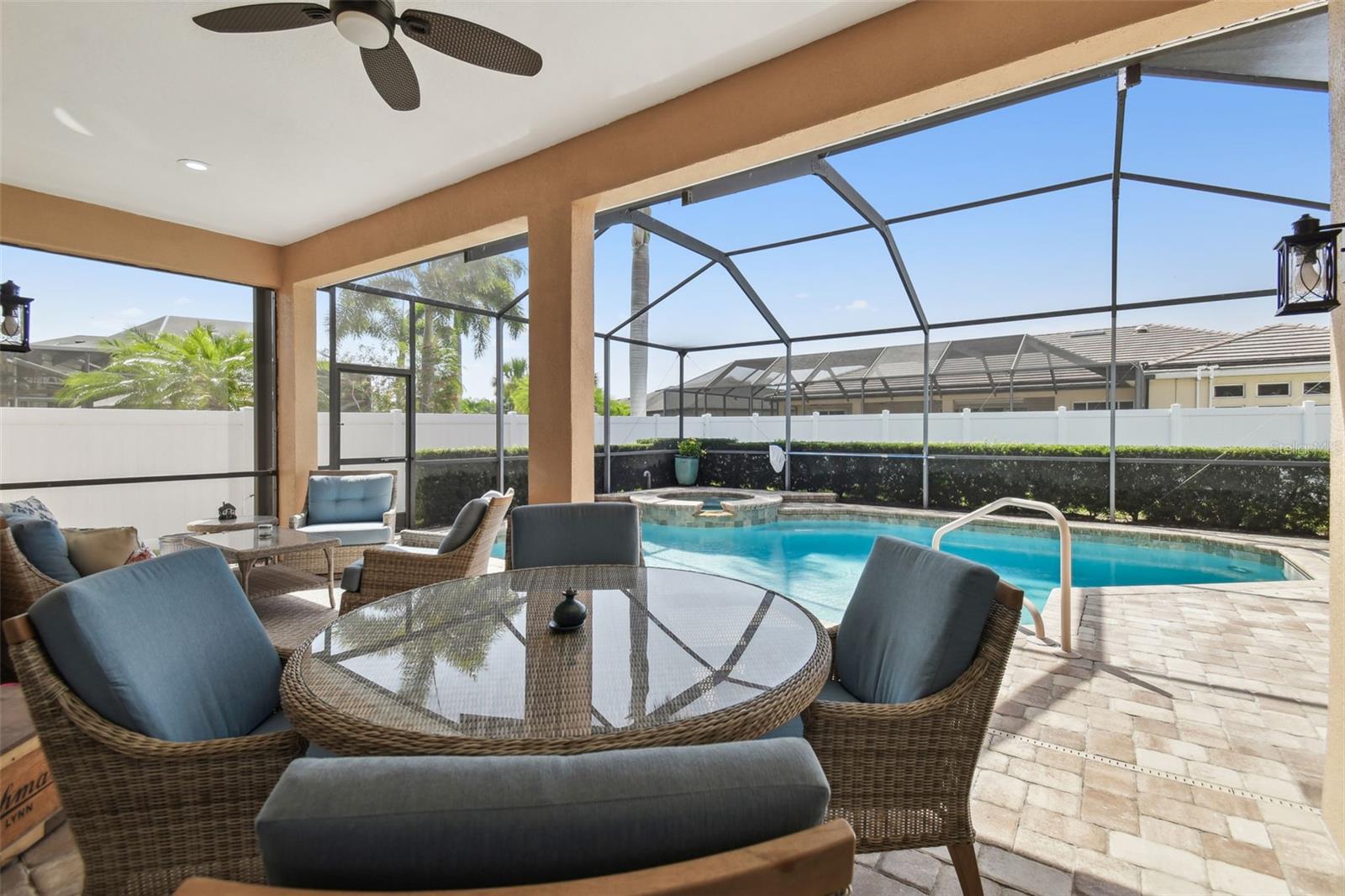 Listing photo id 43 for 3737 Gaviota Drive