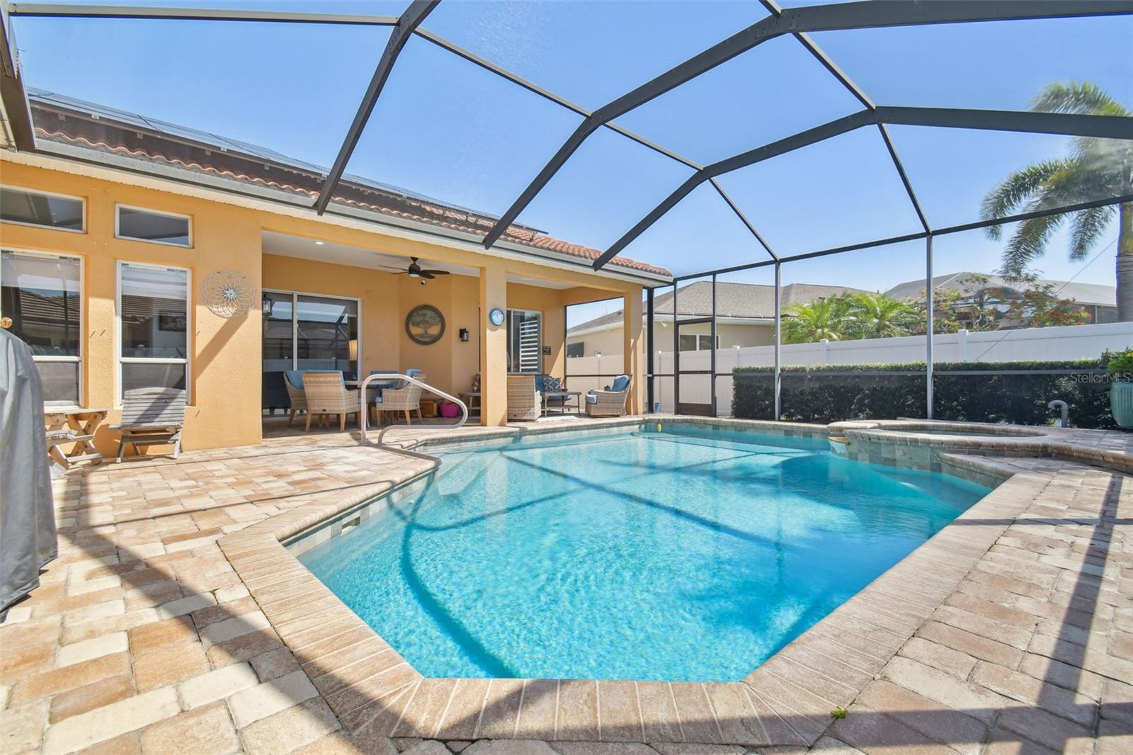 Listing photo id 47 for 3737 Gaviota Drive