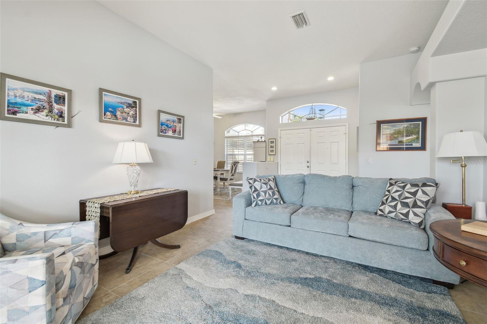 Listing photo id 6 for 3737 Gaviota Drive