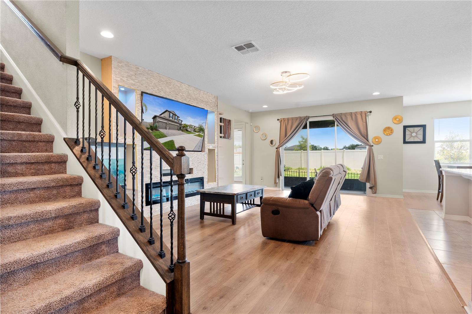 Image 5 of 34 For 4917 Eagle Rock Drive
