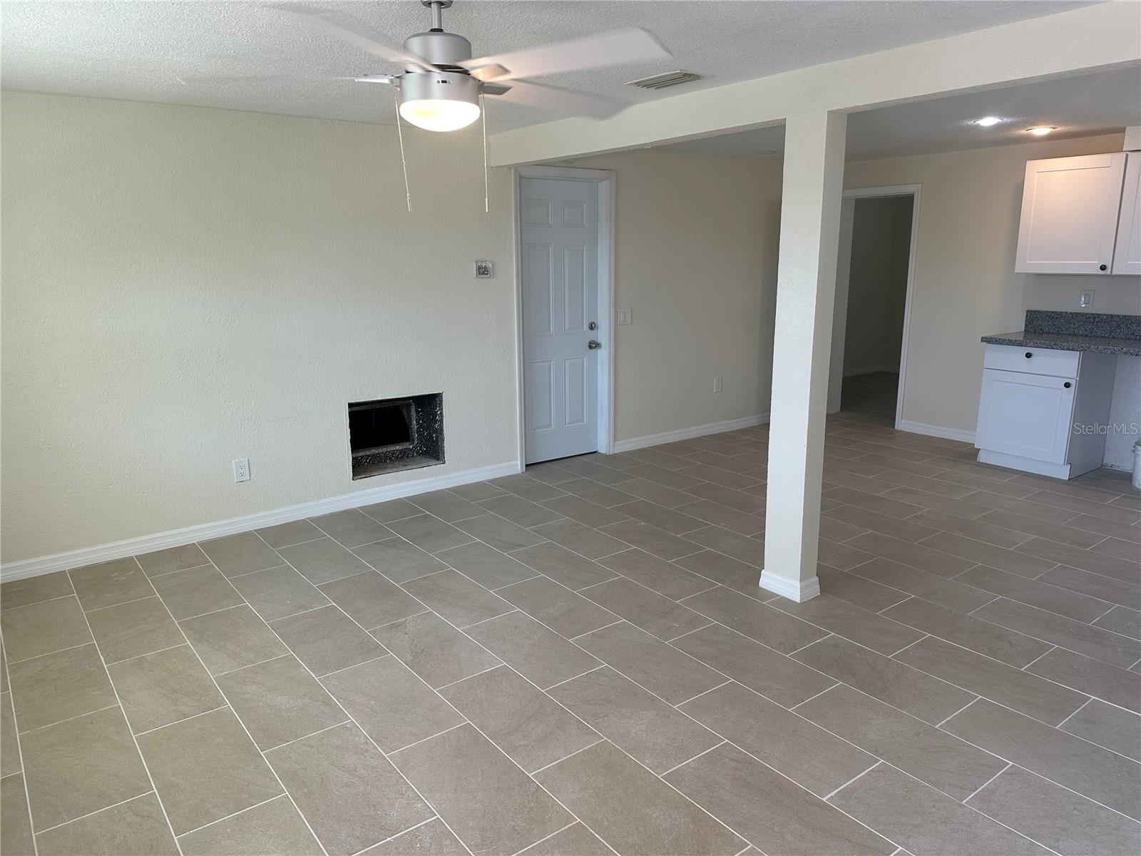 Listing photo id 0 for 2532 Sweetwood Drive