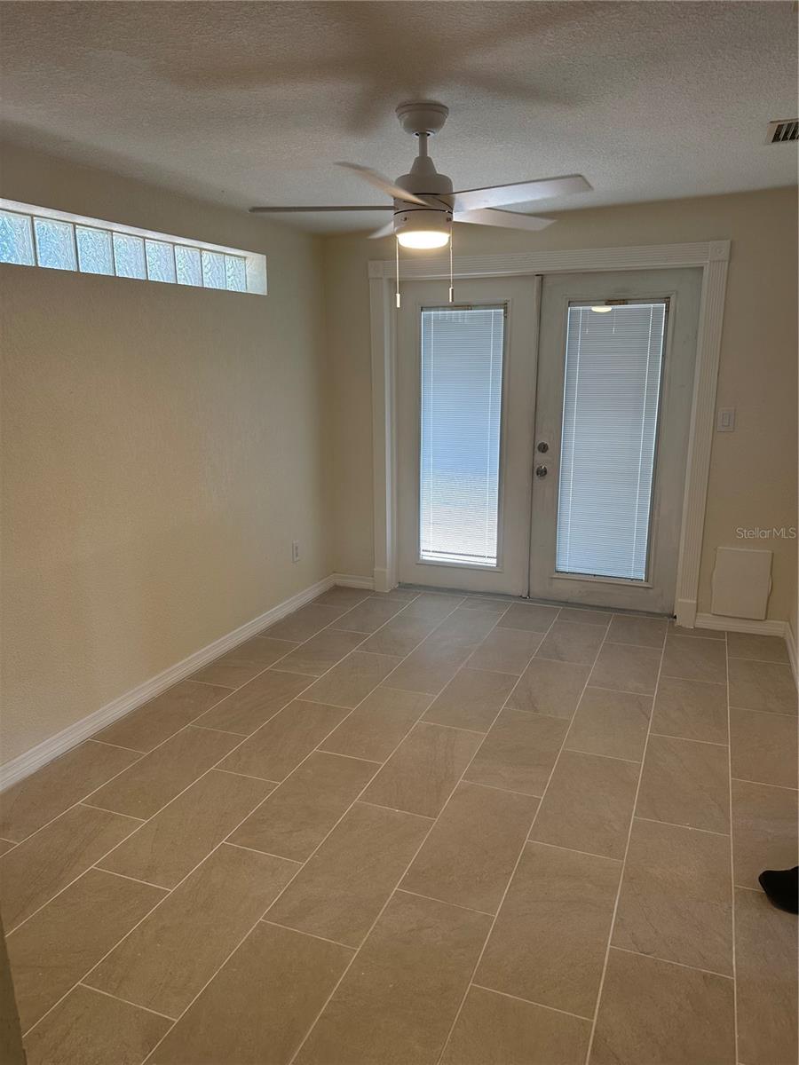Listing photo id 6 for 2532 Sweetwood Drive