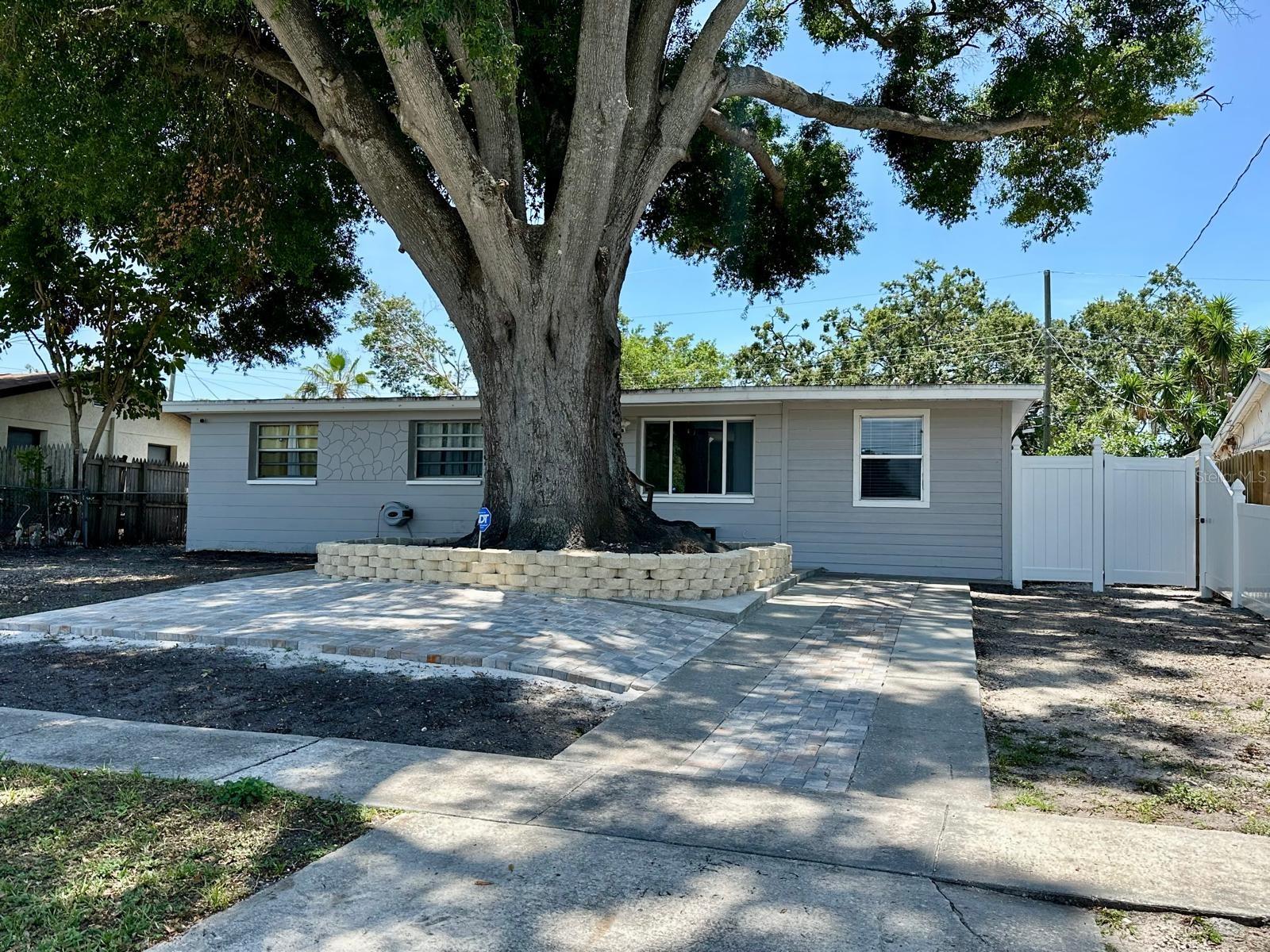 Details for 8996 Southern Comfort Drive, LARGO, FL 33773