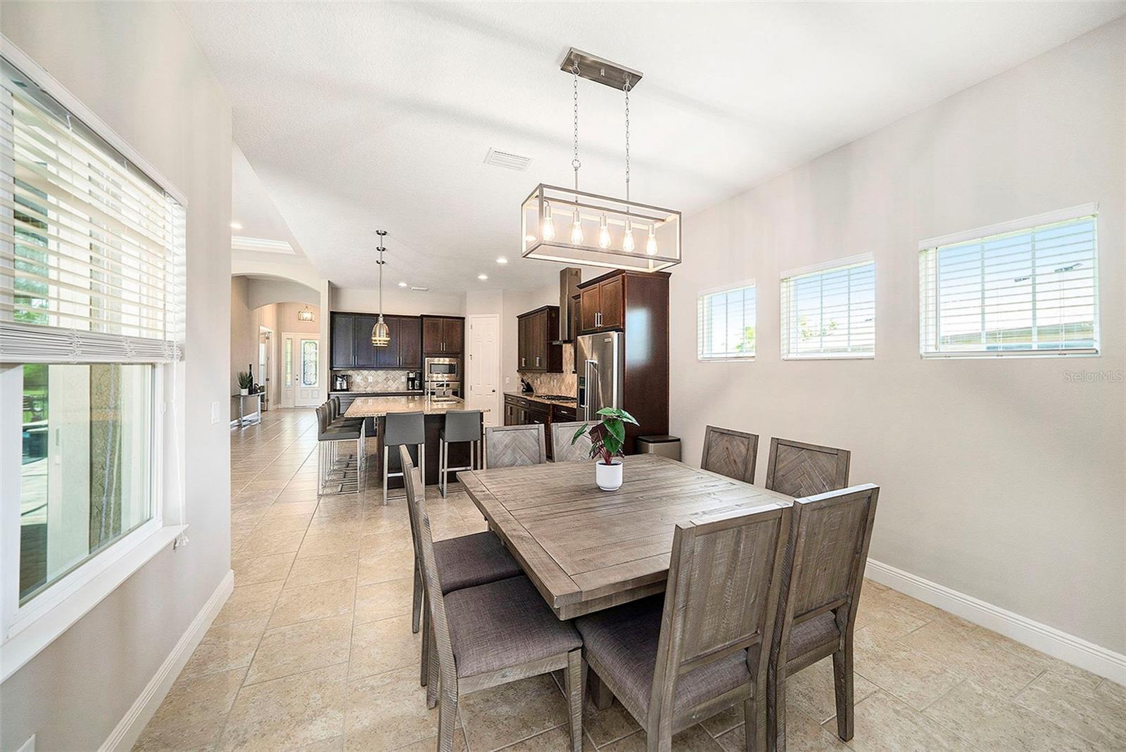 Listing photo id 8 for 8016 Rock Spring Court