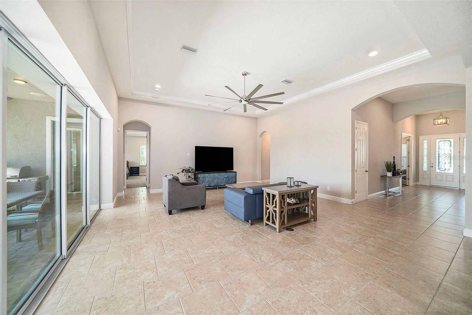 Listing photo id 11 for 8016 Rock Spring Court