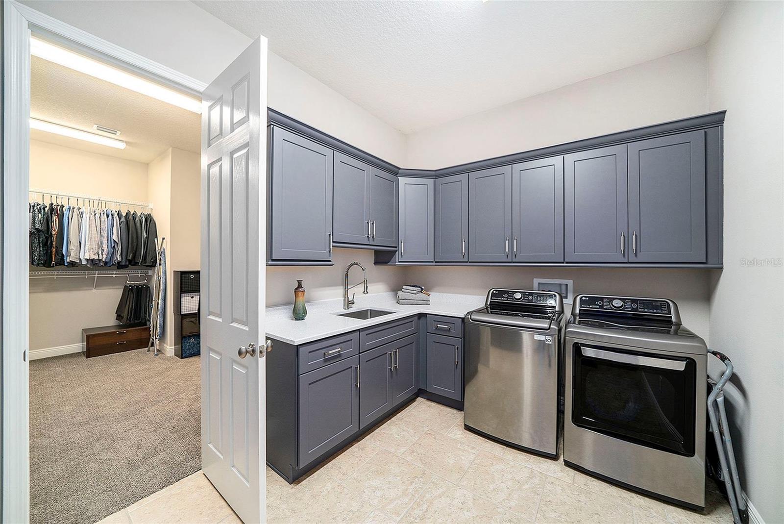 Listing photo id 21 for 8016 Rock Spring Court